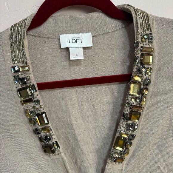 Ann Taylor Loft Taupe Beige Long Sleeve Cardigan Sweater SZ Small JEWLED V NECK - Picture 2 of 6